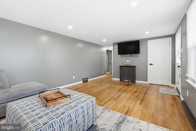 4 KELLER AVE, Hellam, PA 17406