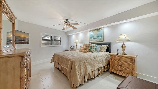 8764 MIDNIGHT PASS ROAD A306, Sarasota, FL 34242