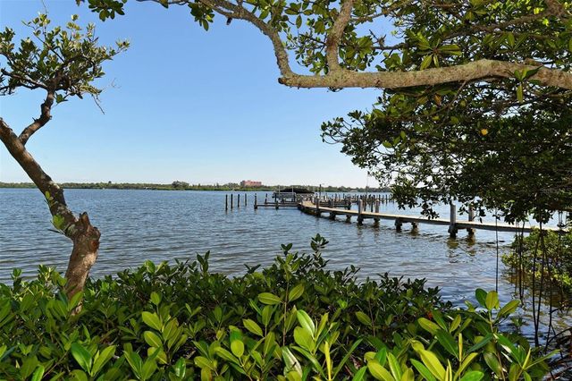 8764 MIDNIGHT PASS ROAD A306, Sarasota, FL 34242