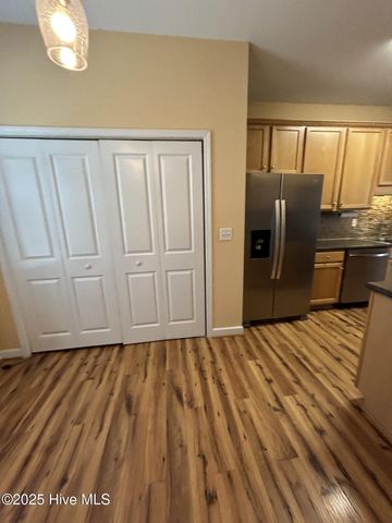 69 Thornbury Drive, Rocky Point, NC 28457