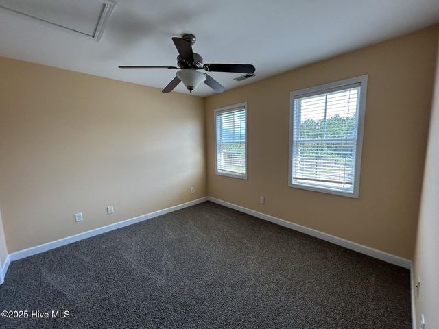 69 Thornbury Drive, Rocky Point, NC 28457