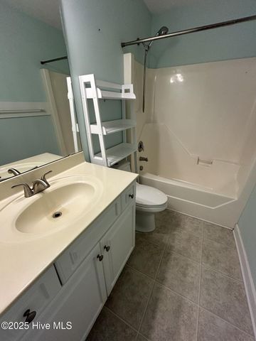 69 Thornbury Drive, Rocky Point, NC 28457