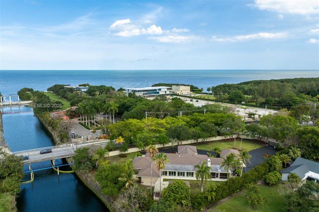 7201 SW 174th St, Palmetto Bay, FL 33157