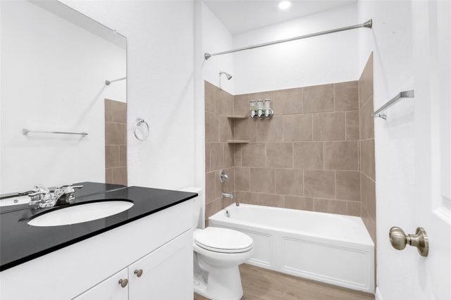 8904 James Bowie, Seguin, TX 78155