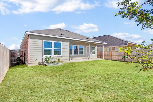 8904 James Bowie, Seguin, TX 78155