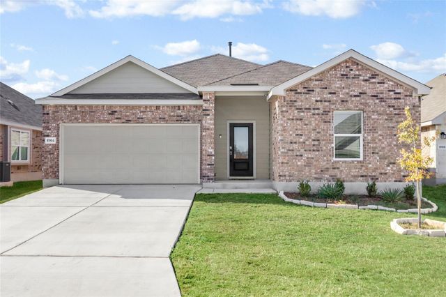 8904 James Bowie, Seguin, TX 78155