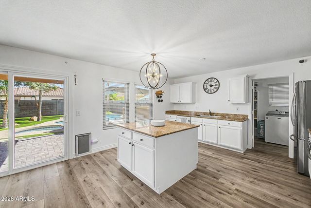 3131 W MOLLY Lane, Phoenix, AZ 85083