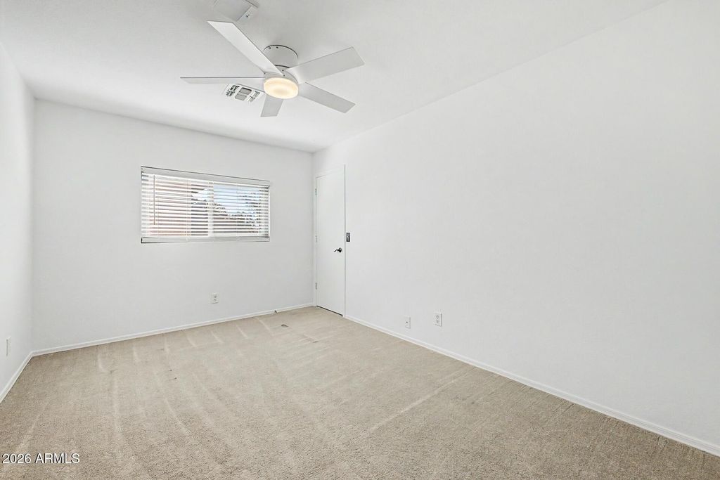 Image 19 of property listing at 3131 W MOLLY Lane, Phoenix, AZ 85083
