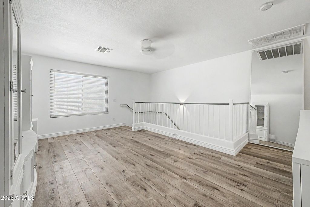 Image 21 of property listing at 3131 W MOLLY Lane, Phoenix, AZ 85083