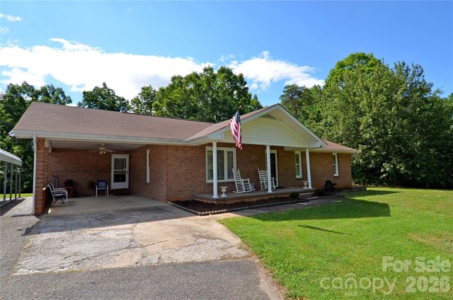 848 Deer Park Road, Nebo, NC 28761