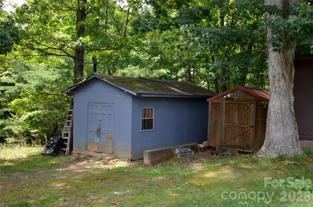 848 Deer Park Road, Nebo, NC 28761