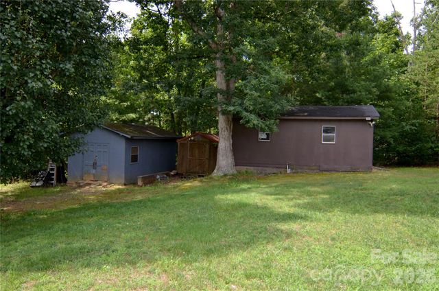 848 Deer Park Road, Nebo, NC 28761