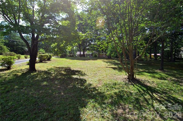 848 Deer Park Road, Nebo, NC 28761