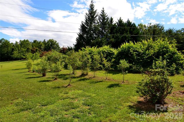 848 Deer Park Road, Nebo, NC 28761