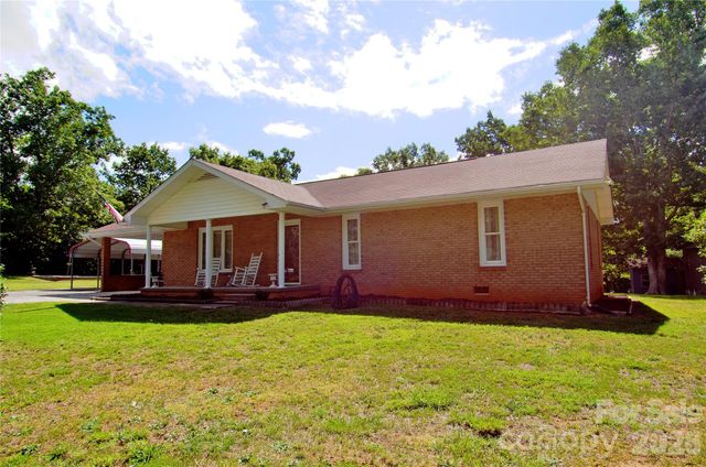 848 Deer Park Road, Nebo, NC 28761