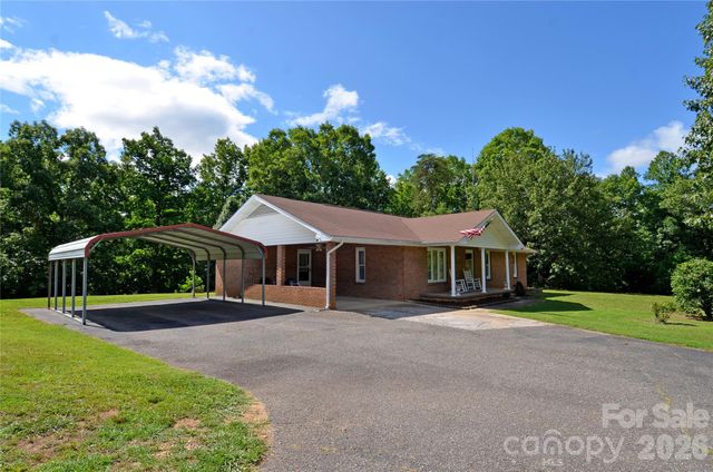 848 Deer Park Road, Nebo, NC 28761