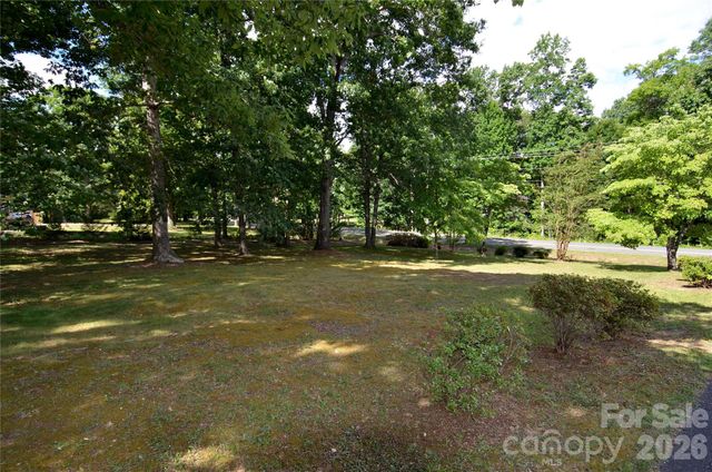 848 Deer Park Road, Nebo, NC 28761