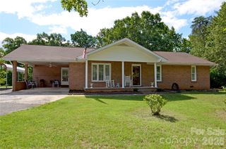 848 Deer Park Road, Nebo, NC 28761