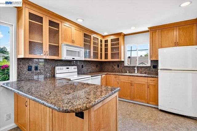 4516 Edwards Ln, Castro Valley, CA 94546