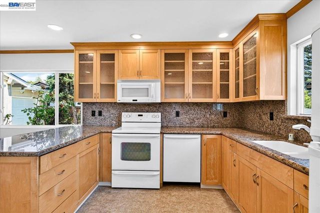 4516 Edwards Ln, Castro Valley, CA 94546
