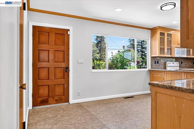 4516 Edwards Ln, Castro Valley, CA 94546