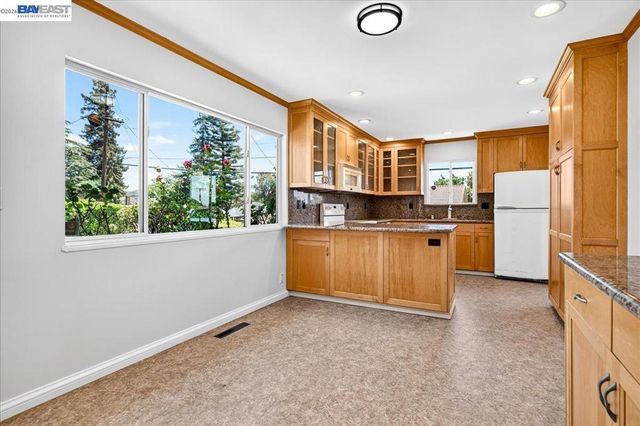 4516 Edwards Ln, Castro Valley, CA 94546