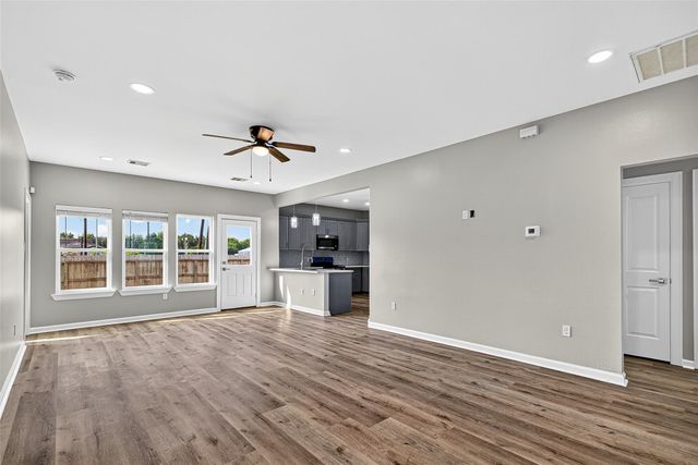 4402 Phlox Street, Houston, TX 77051