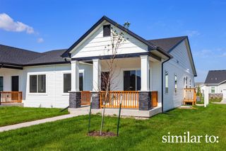 9748 Regatta Lane, Johnston, IA 50131