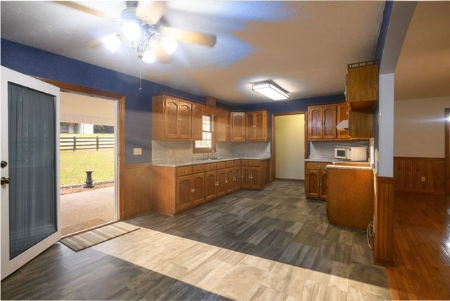 6680 Walker Creek Rd, Alexandria, TN 37012