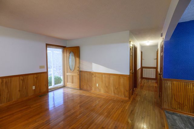 6680 Walker Creek Rd, Alexandria, TN 37012