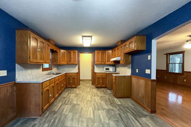 6680 Walker Creek Rd, Alexandria, TN 37012