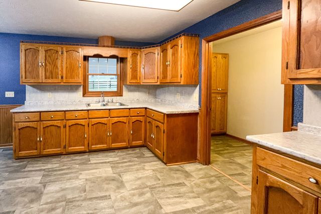 6680 Walker Creek Rd, Alexandria, TN 37012