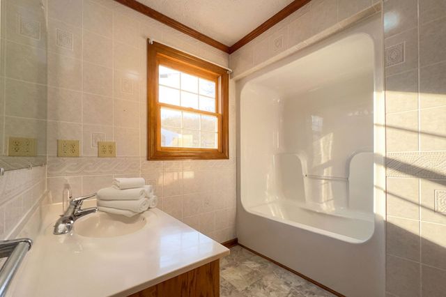 6680 Walker Creek Rd, Alexandria, TN 37012