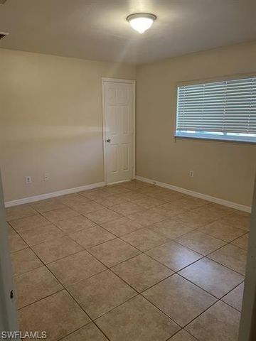 829 NE 15th LN, Cape Coral, FL 33909