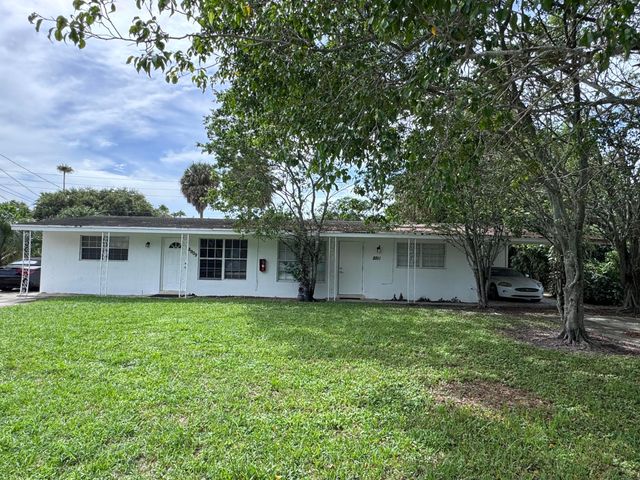 8911 Sunset Drive, Palm Beach Gardens, FL 33410