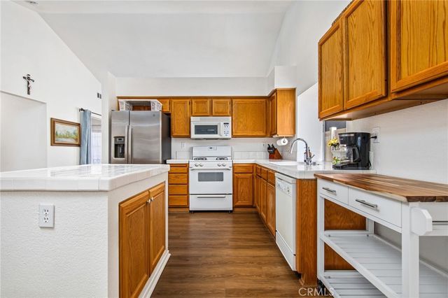 19385 Stonewood, Lake Elsinore, CA 92530