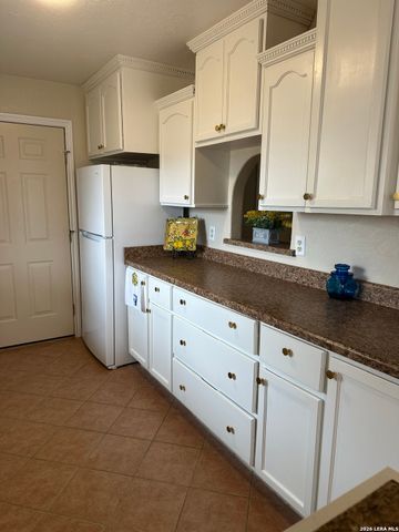 703 N 9th, Carrizo Springs, TX 78834