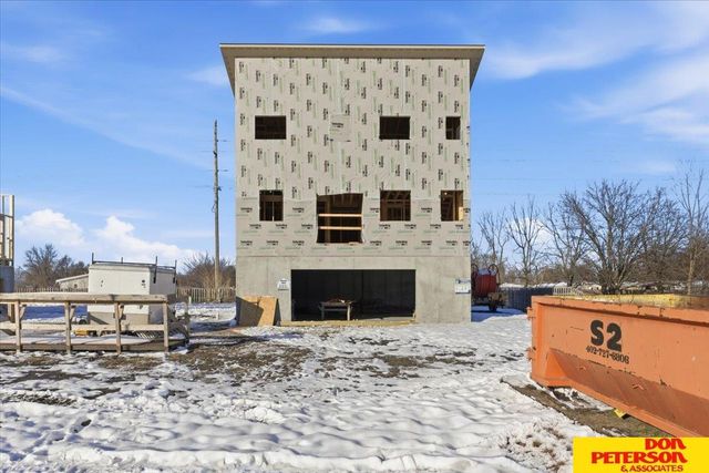 506 Hidden Meadows Drive, Fremont, NE 68025