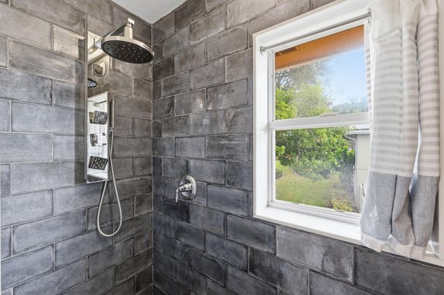 1934 Stratford Way, West Palm Beach, FL 33409