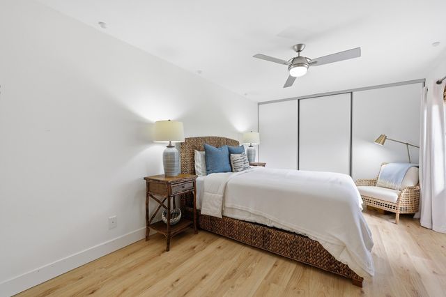 1934 Stratford Way, West Palm Beach, FL 33409