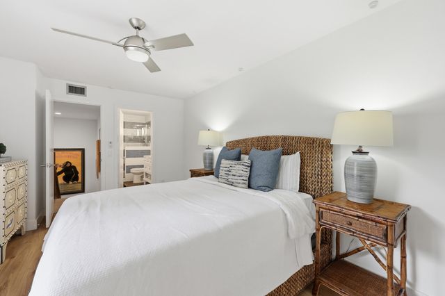 1934 Stratford Way, West Palm Beach, FL 33409