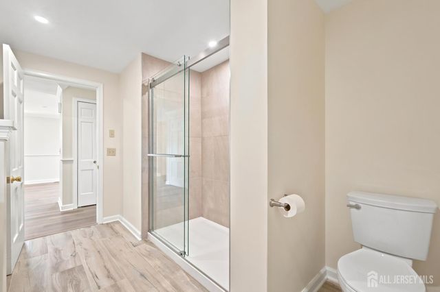 8 Sussex Way N, Monroe, NJ 08831