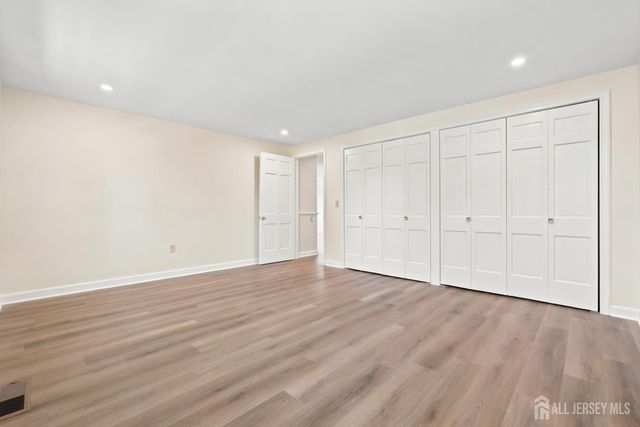 8 Sussex Way N, Monroe, NJ 08831