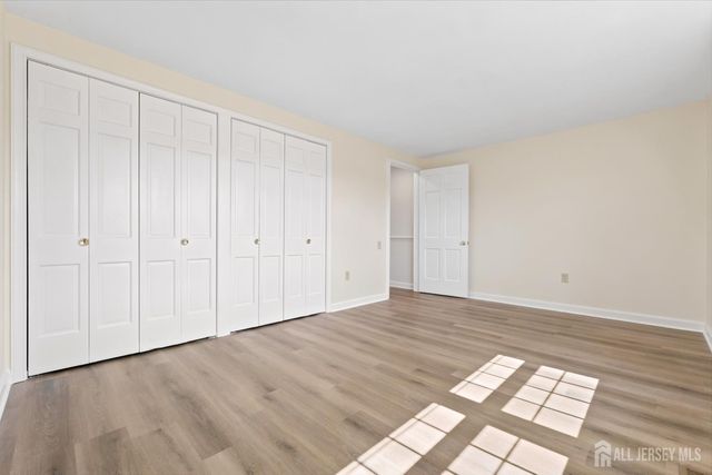 8 Sussex Way N, Monroe, NJ 08831