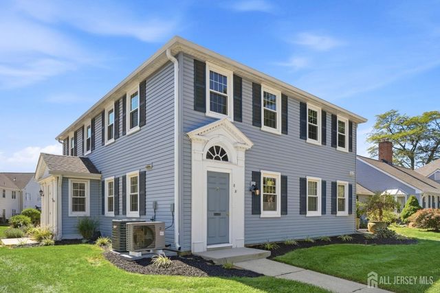 8 Sussex Way N, Monroe, NJ 08831