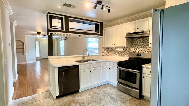 1105 St Stanislaws DR, Austin, TX 78748