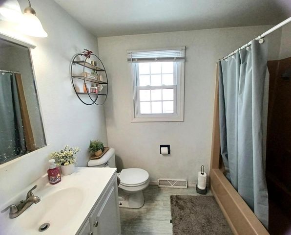 1151 ROCKWELL ROAD, Green Bay, WI 54313