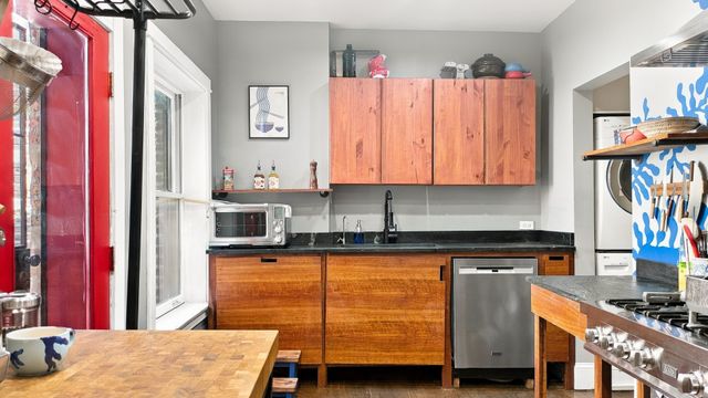 5559 S Blackstone Avenue 3, Chicago, IL 60637