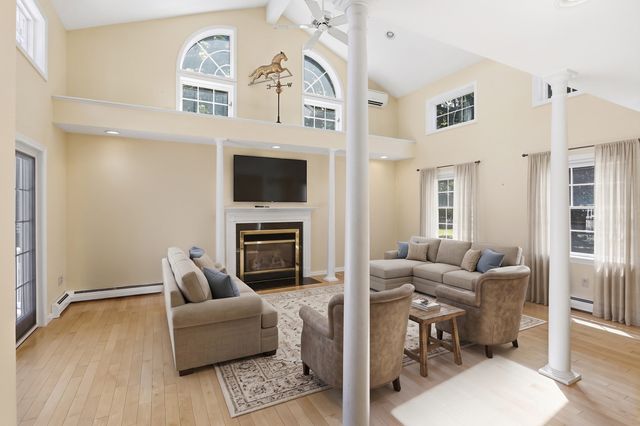 35 Spartan Arrow Rd 35, Littleton, MA 01460