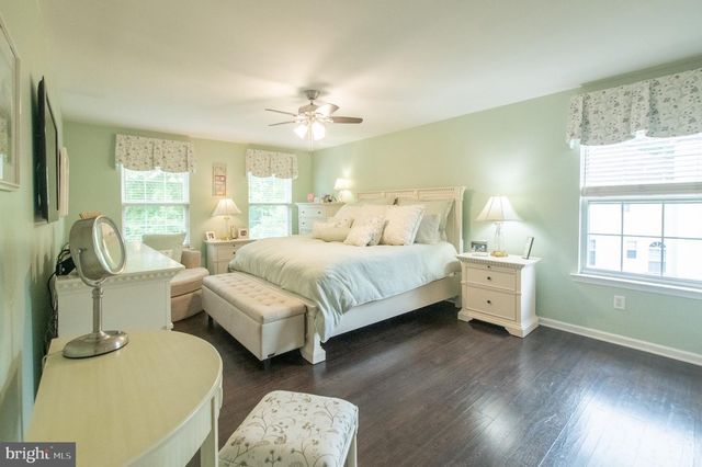 4 MARSHALL CT, Glen Mills, PA 19342